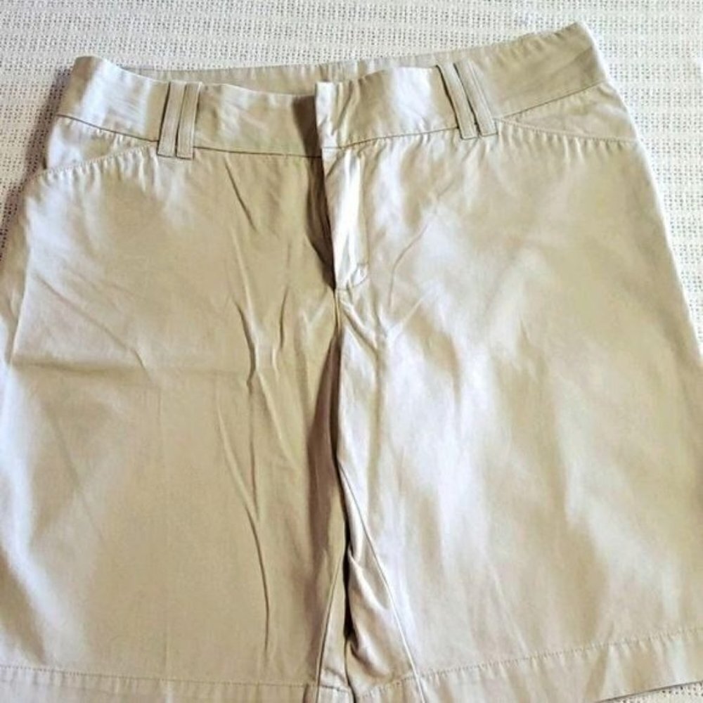 LEE Belted Pocketed Flat Front Zippered‎ Sz 16 Beige Shorts